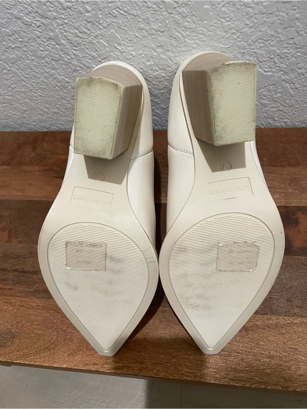 Altard State Ivory Pointed Toe Chelsea Ankle Boots | Size 7